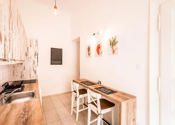 Crimson Crease Apartment Budapest